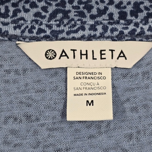 Athleta Top Womens Medium Blue Breezy Scoop V-Neck‎ Leopard Cheetah Active - Picture 5 of 12